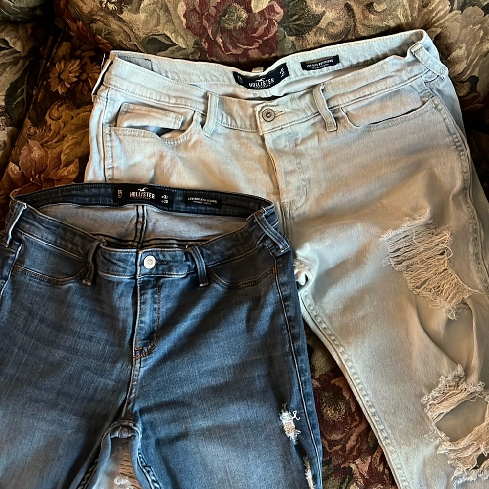 2 pairs Hollister jeans